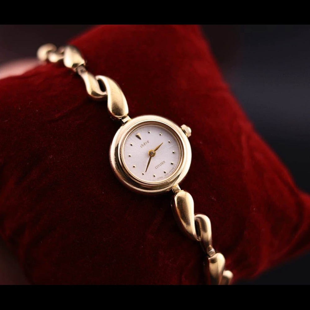 Vtg 1980s Citizen Chere Quartz 542-F44433 
Women’s Watch [Unique Twisted Link]